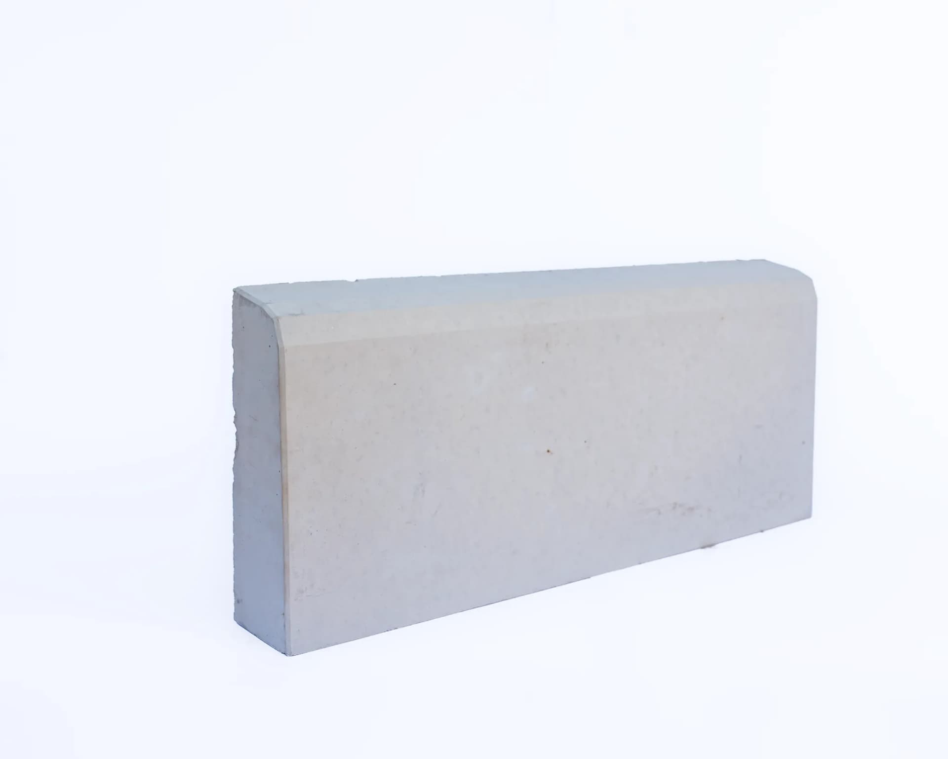 Betonski ivičnjak — ugao