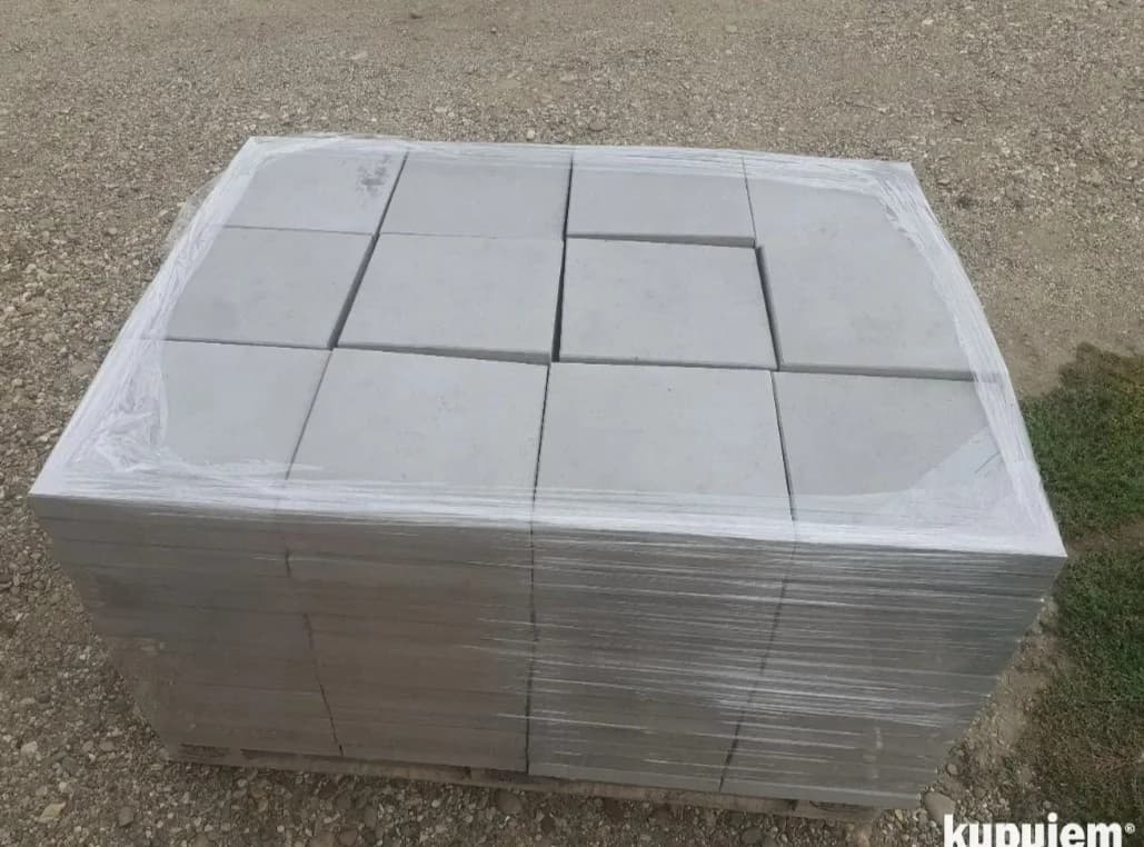 Betonske ploče za staze na paleti